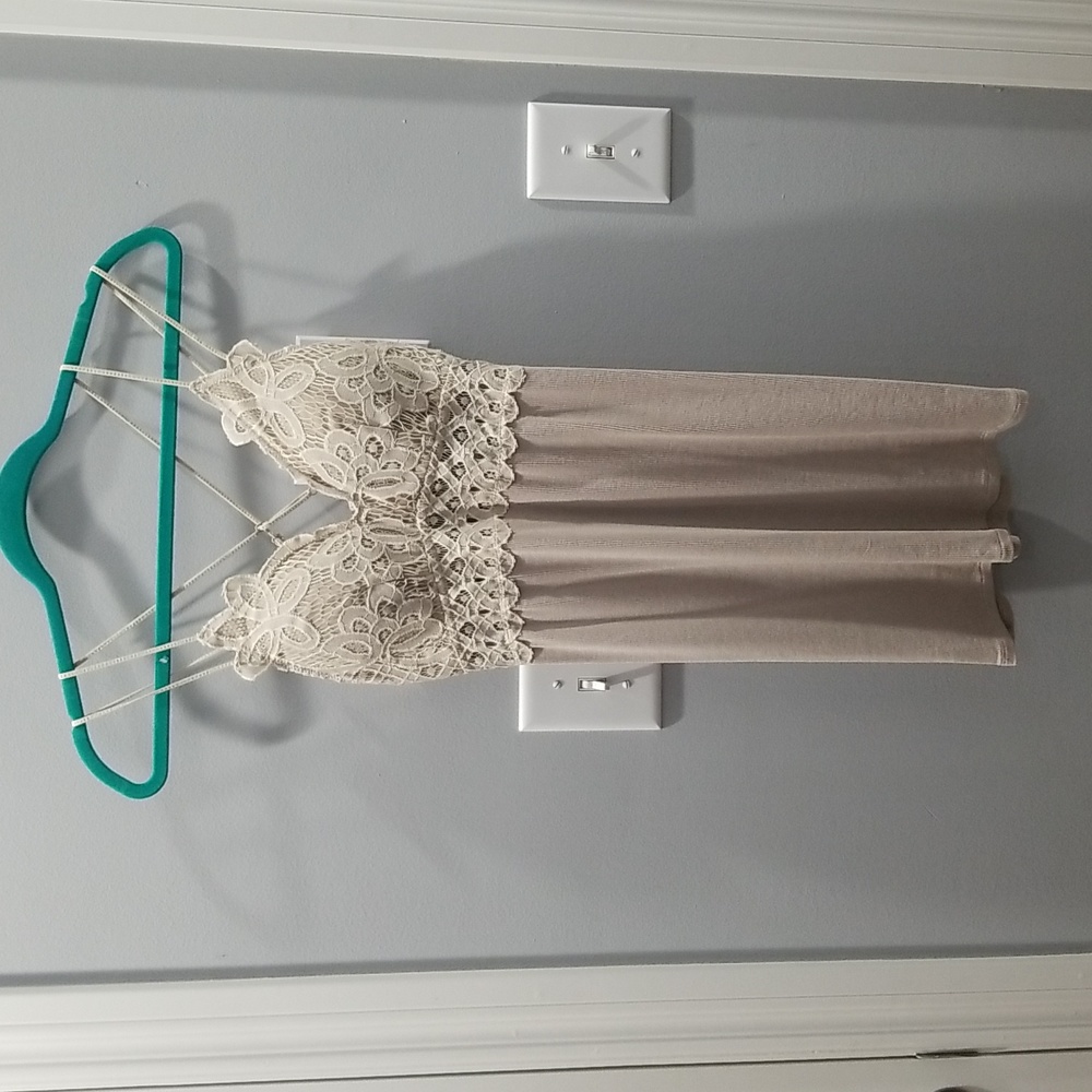 NWT Easel Bralette Top. Large